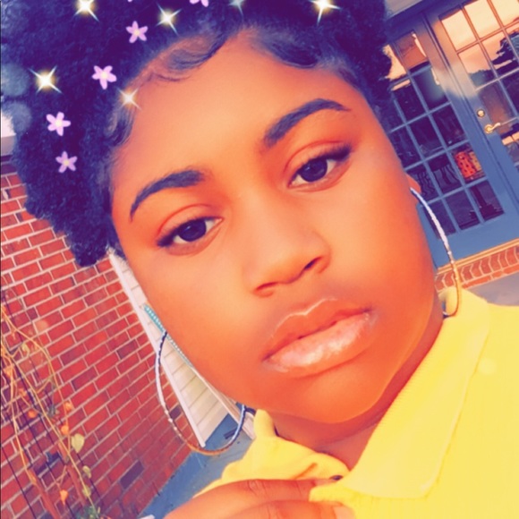 Meet your Posher, Carley - Picture 1 of 1